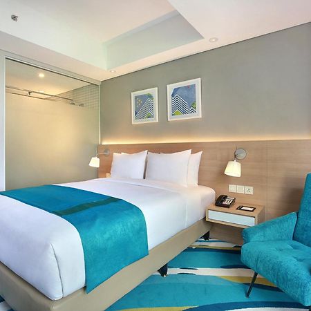 Holiday Inn Express Jakarta Wahid Hasyim By Ihg Extérieur photo