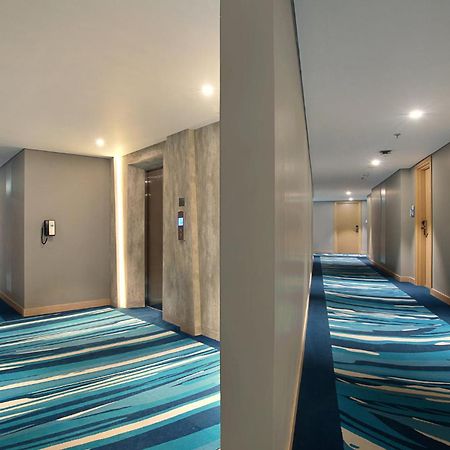 Holiday Inn Express Jakarta Wahid Hasyim By Ihg Extérieur photo