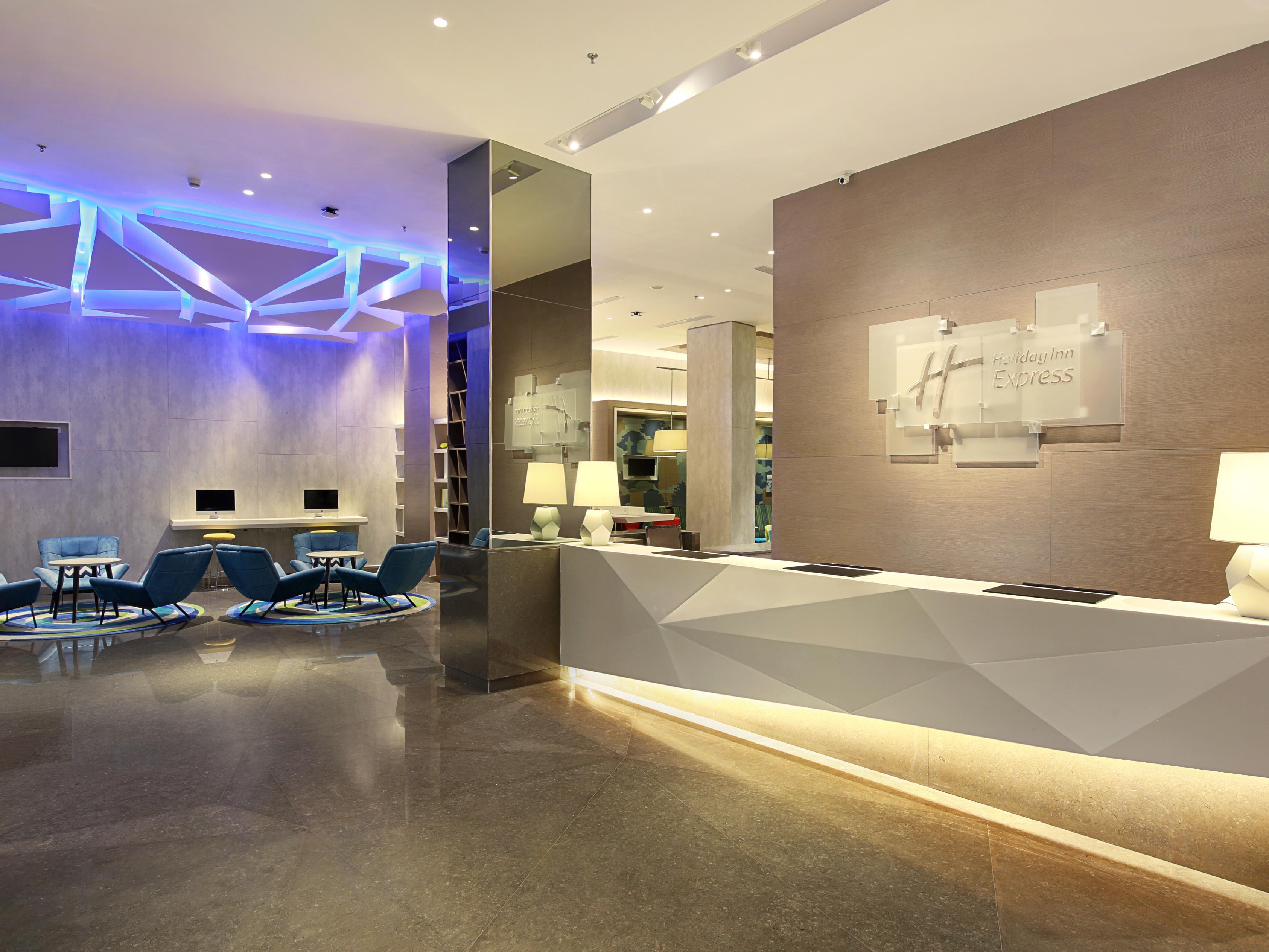 Holiday Inn Express Jakarta Wahid Hasyim By Ihg Extérieur photo