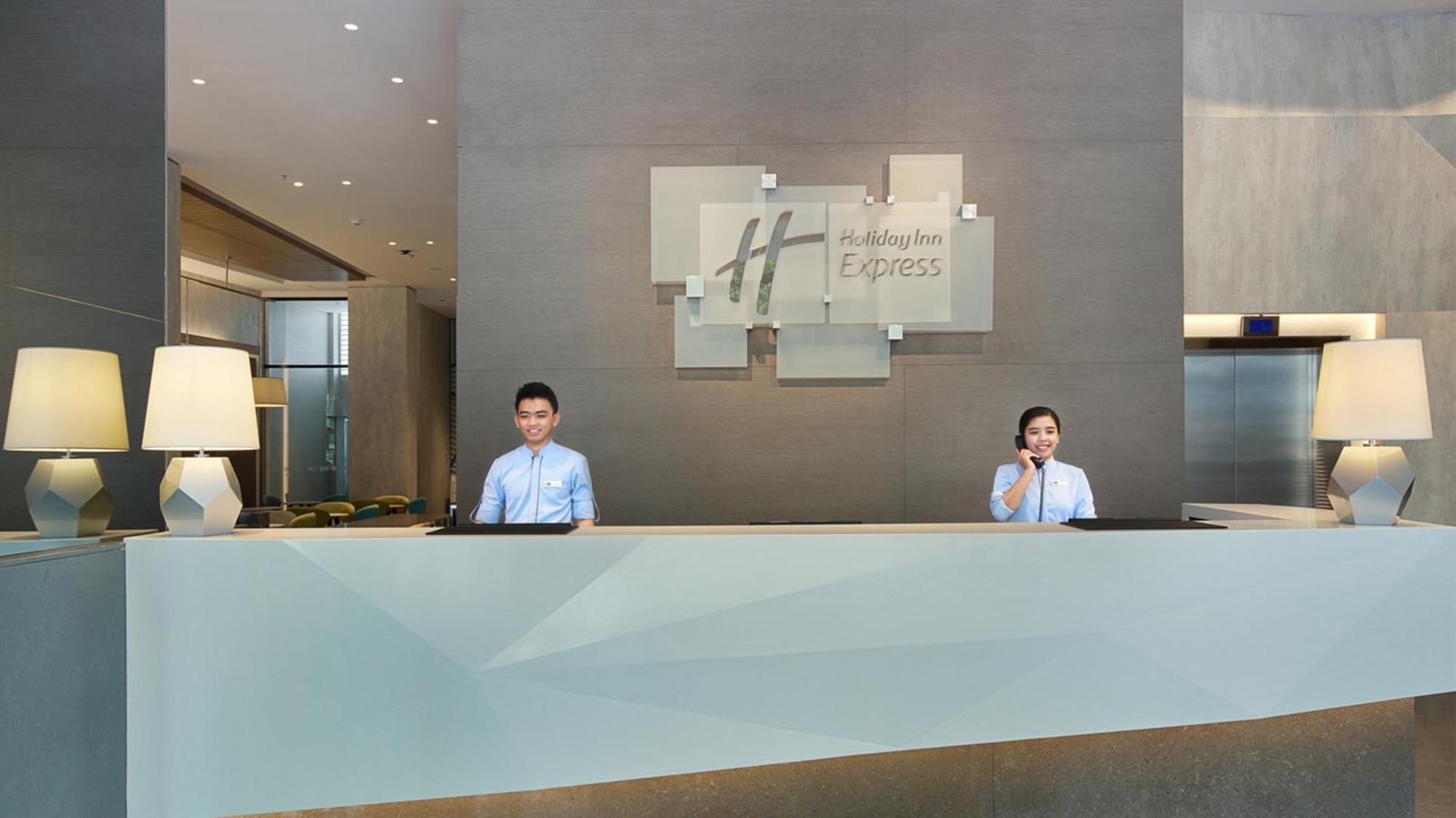 Holiday Inn Express Jakarta Wahid Hasyim By Ihg Extérieur photo