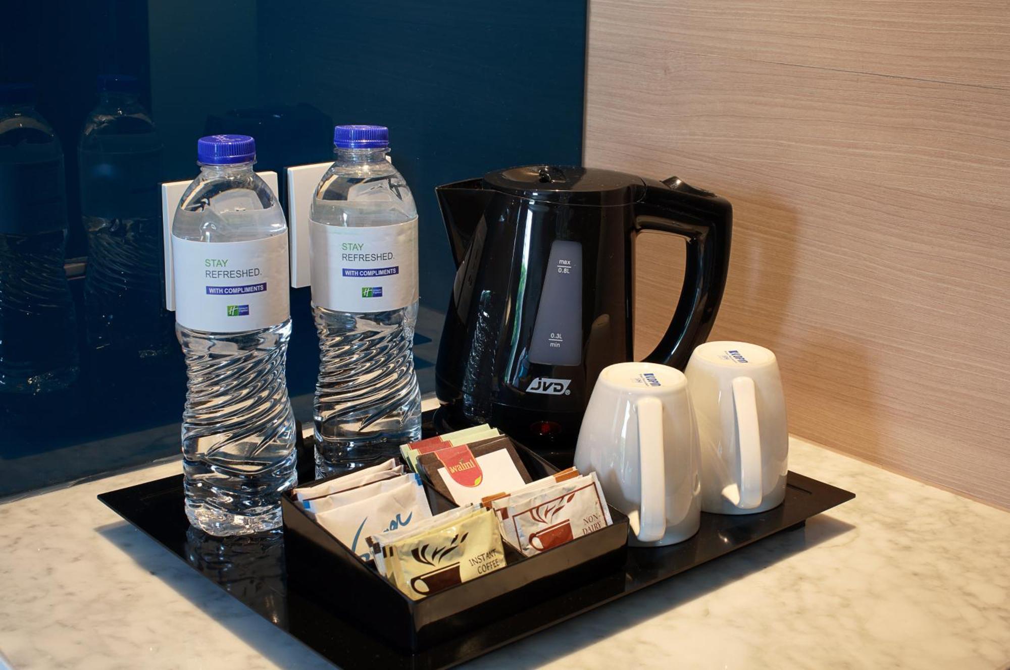 Holiday Inn Express Jakarta Wahid Hasyim By Ihg Extérieur photo