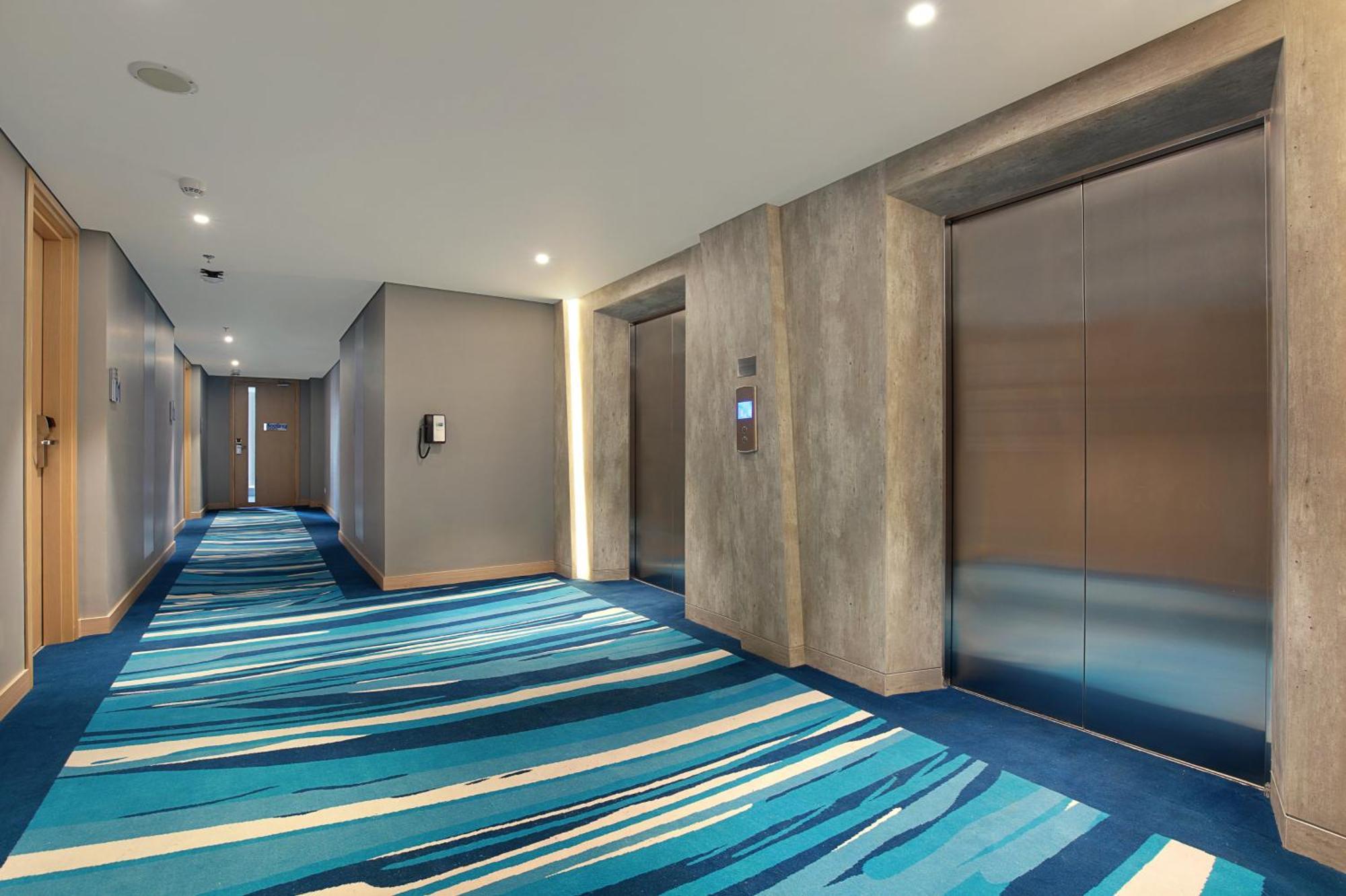 Holiday Inn Express Jakarta Wahid Hasyim By Ihg Extérieur photo