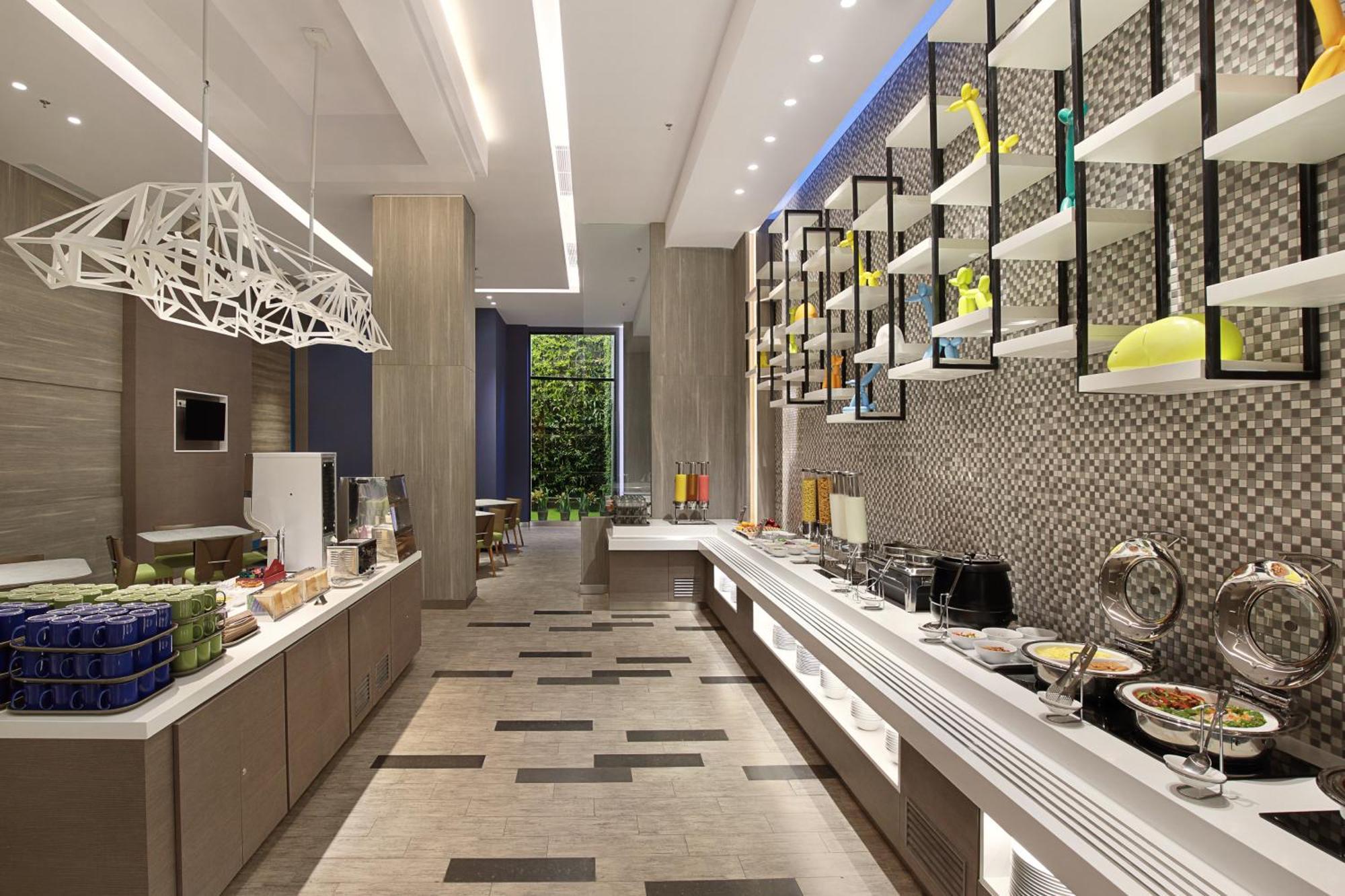 Holiday Inn Express Jakarta Wahid Hasyim By Ihg Extérieur photo