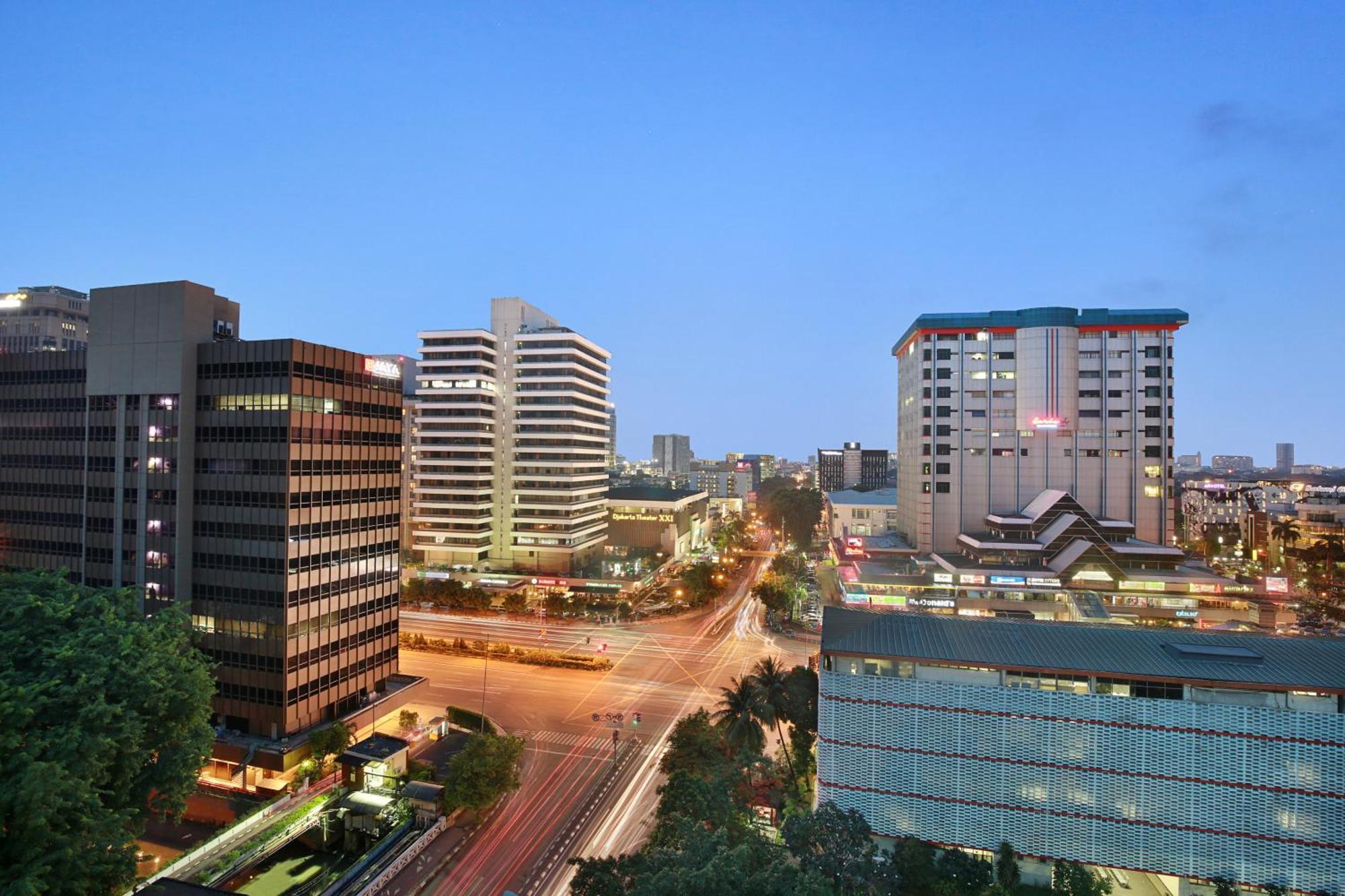 Holiday Inn Express Jakarta Wahid Hasyim By Ihg Extérieur photo
