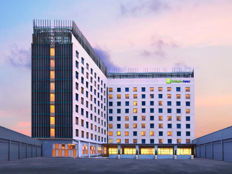 Holiday Inn Express Jakarta Wahid Hasyim By Ihg Extérieur photo